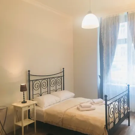 Studio كارلوفي فاري